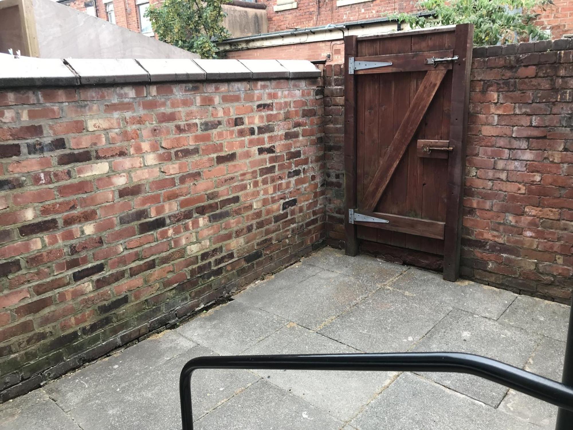 Bright Spacious 3-Bed With Office & Patio, Preston Престън Екстериор снимка